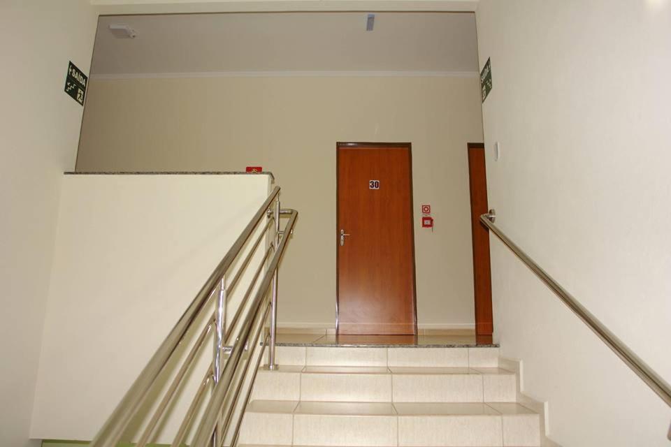 Casas Novas Hotel Penápolis Buitenkant foto